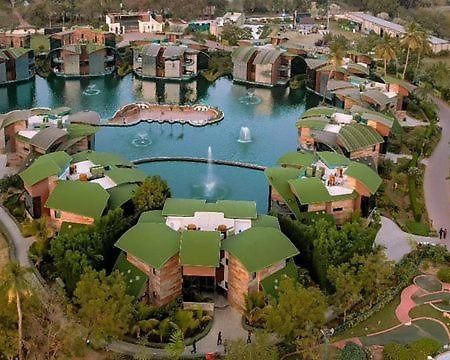 Neonz Resort & Club Ānand Buitenkant foto